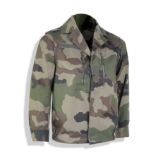 Veste de combat bariolée...